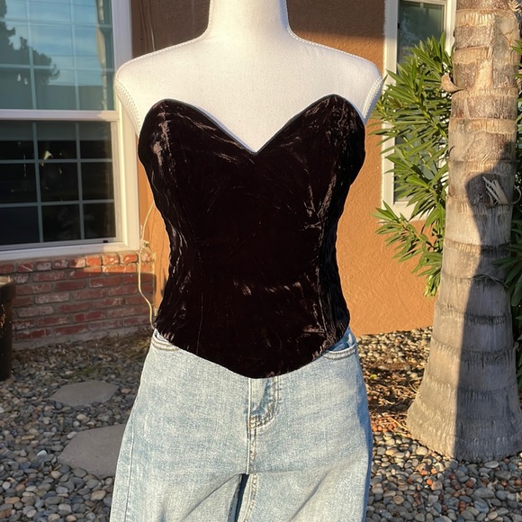 Neiman Marcus Tops - 🎉Host Pick 🎉 |VINTAGE| Natori Neiman Marcus Velvet Noir Strapless Corset